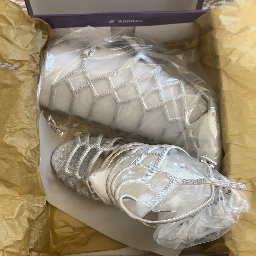 Madden Girl Directt Silver Heel